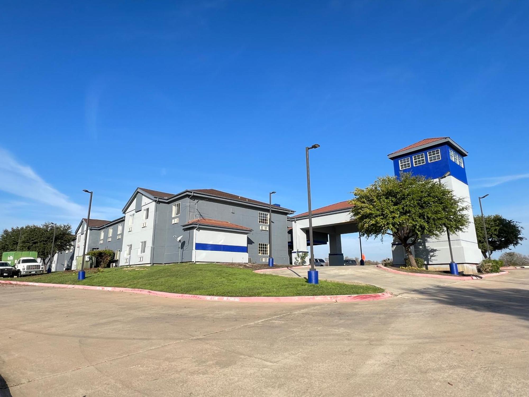 Americas Best Value Inn & Suites Haltom City Ft. Worth Esterno foto